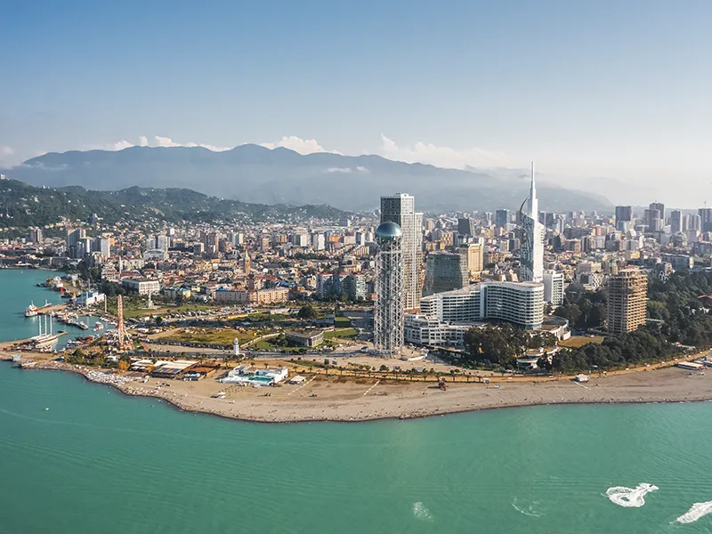 Luftaufnahme von Batumi am Schwarzen Meer, Georgien